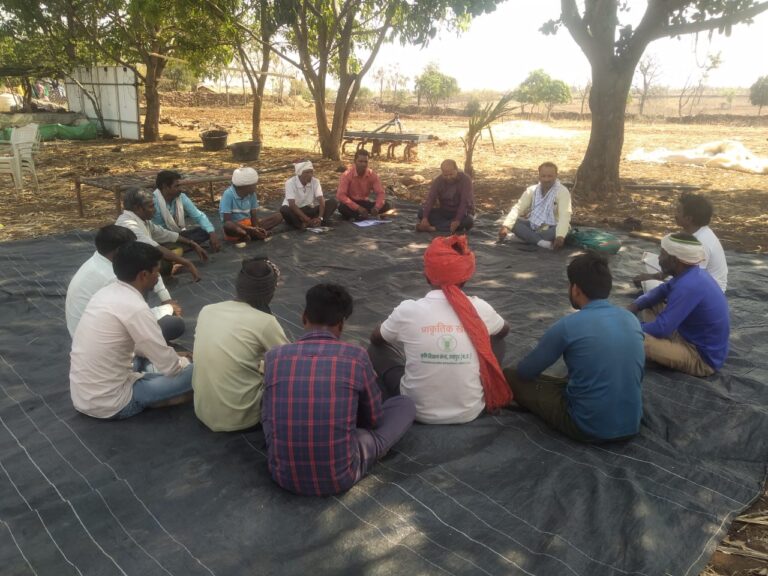 गाँव का पानी गाँव में रोकने से होगी खुशहाली-अनिल भाई  श्रमदान से पानी रोकेंगे दुबडी के ग्रामीण