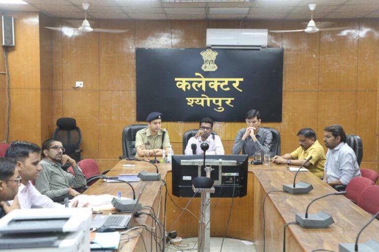 मतदान केन्द्रों पर सभी व्यवस्थाएं चॉक-चौबंद, आज पहुंचेगे मतदान दल, कल होगी वोटिंग