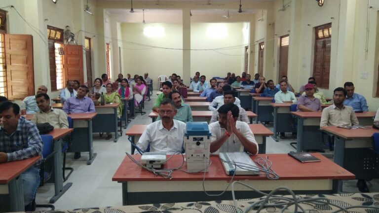 मतगणना कर्मियों का प्रशिक्षण आयोजित