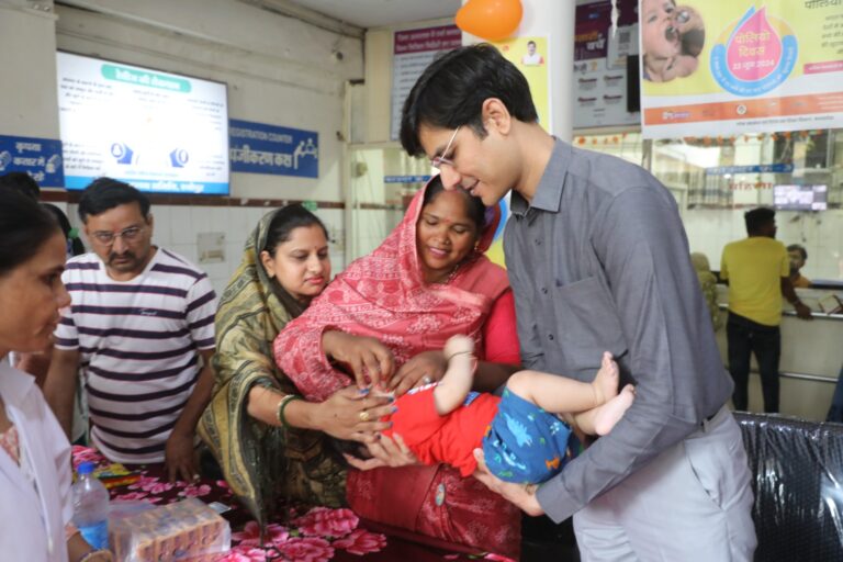 कलेक्टर एवं जनप्रतिनिधियों ने किया पल्स पोलियो का शुभारंभ