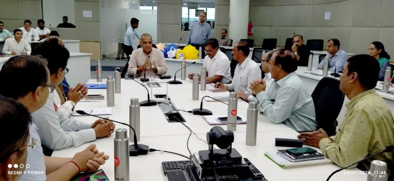 क्षेत्र विशेष के अनुसार उचित गुणवत्ता के पौधों का रोपण आवश्यक रू वन मंत्री  रावत विभागीय गतिविधियों की समीक्षा की