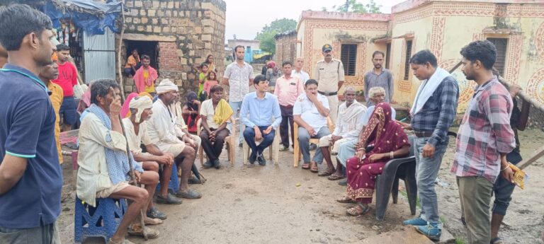 कलेक्टर द्वारा आदिवासी अंचल के ग्रामों का भ्रमण पंचायत सचिव, छात्रावास अधीक्षक निलंबित, आंगनबाडी कार्यकर्ता, सैल्समैन पद से पृथक