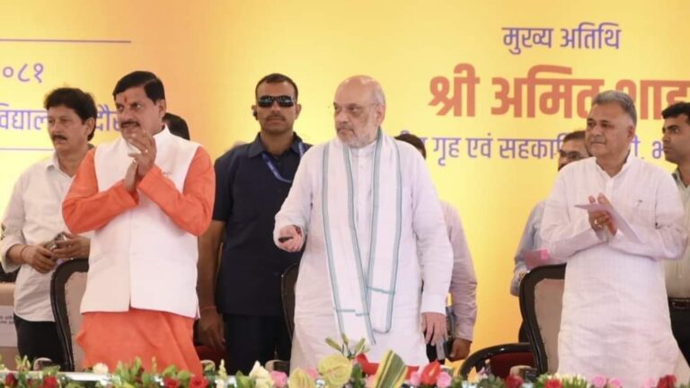 संकल्प ले, मेहनत करें, सफलता जरूर मिलेगी-सांसद श्री तोमर पीएम एक्सीलेंस कॉलेज के शुभारंभ अवसर पर जिला स्तरीय कार्यक्रम आयोजित राज्य स्तरीय कार्यक्रम का हुआ सीधा प्रसारण