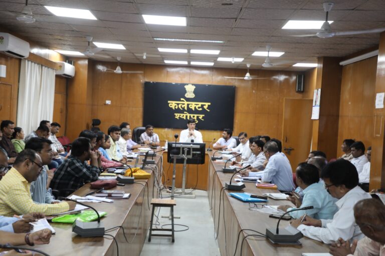 सीएम हेल्पलाइन एवं टीएल प्रकरणों के निराकरण में बेहतर कार्य के लिए मिलेगे प्रशस्ती पत्र ओपीडी समय के पूर्व ले रोगी वार्डो का राउंड-कलेक्टर