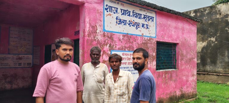 मूंडला का शासकीय प्राथमिक विद्यालय का भवन जर्जर, ग्रामीणों ने नवीन भवन निर्माण एवं शिक्षा व्यवस्था सुधारने की मांग की ।