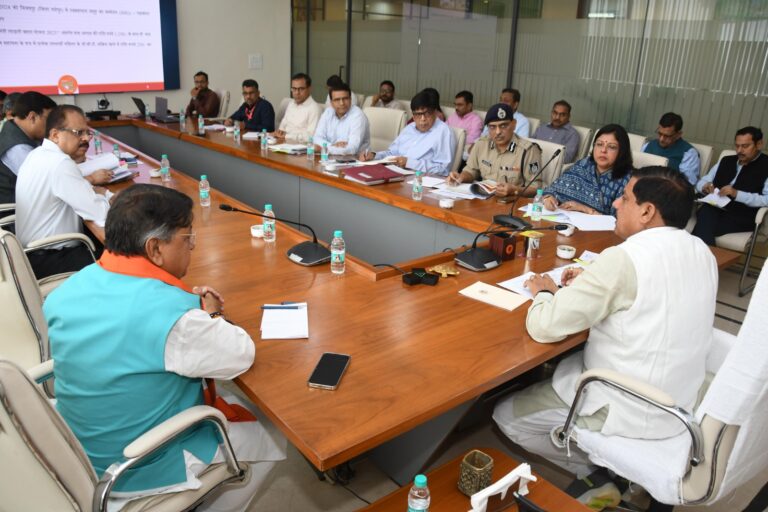 हर घर तिरंगा अभियान और स्वतंत्रता दिवस को मनाया जाए 78वें स्वतंत्रता दिवस पर इंदौर, भोपाल, ग्वालियर और जबलपुर में लहराया जाए 78 फीट लंबा तिरंगा  जन उत्सव के रूप में – मुख्यमंत्री डॉ. यादव