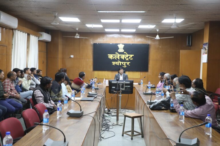 समाज को दिशा देने में मीडिया की अहम भूमिका-कलेक्टर वर्मा मीडिया प्रतिनिधियों से रूबरू हुए नवागत कलेक्टर