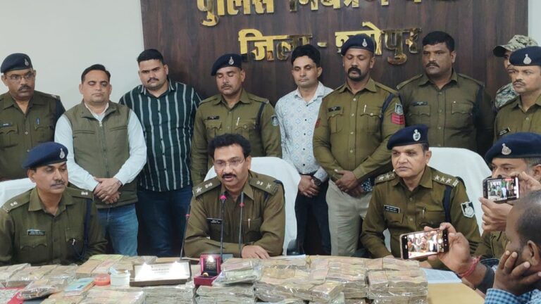 ब्लॉक कॉलोनी से शहर के प्रतिष्ठित व्यापारी के सूने घर से चोरी के मामले का पर्दाफाश