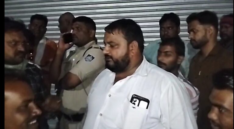 बीच तिराहे पर खुला शराब ठेका  धार्मिक स्थल, निवास क्षेत्र और श्रद्धा सब पर कुठाराघात – प्रशासन मौन, जनता क्षुब्ध