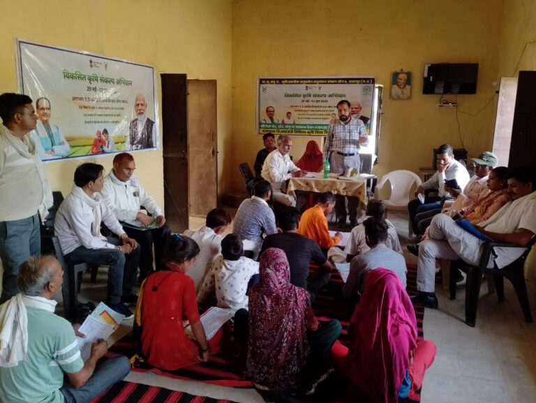 विकसित कृषि संकल्प अभियान के अंतर्गत किसानों को दी जा रही उन्नत खेती की जानकारी श्योपुर,