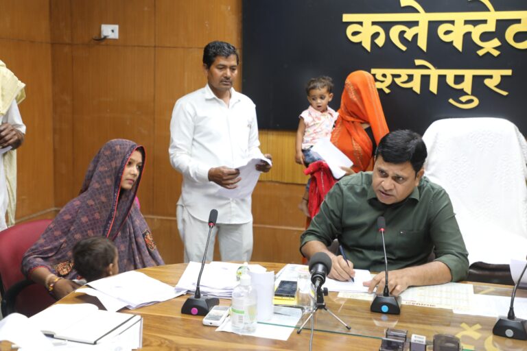 श्योपुर में आदिवासी किसानों की जीवनरेखा पर संकट: दबंगों ने किया सार्वजनिक नहर पर कब्जा, सिंचाई व्यवस्था ठप