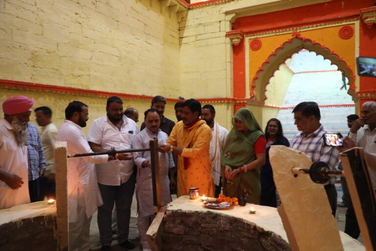 रिनोवेट हुई रायपुरा की बावड़ी, पूजन कर मनाया गया बावड़ी उत्सव प्राचीन जल संरचनाओं को सहेजने की भावना के साथ संपन्न हुआ कार्यक्रम
