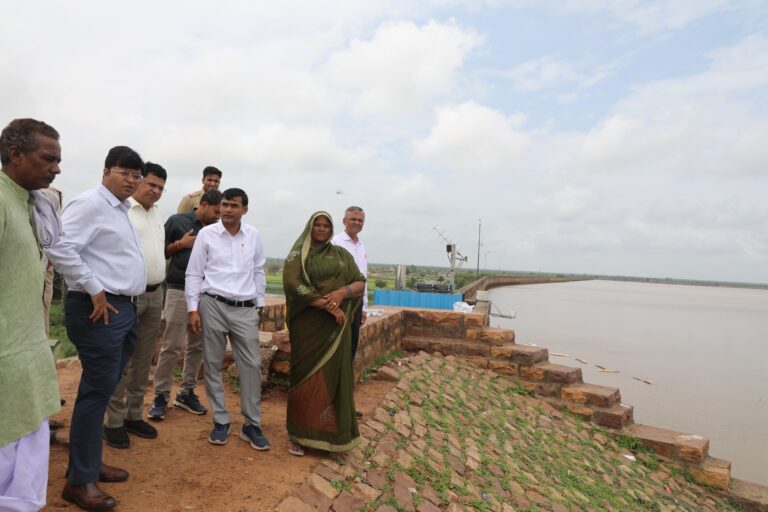 38 फीट तक भरा आवदा डैम, कलेक्टर ने किया निरीक्षण