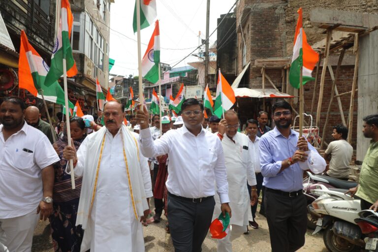 भव्य तिरंगा यात्रा से तिरंगामय हुआ श्योपुर हजारों हाथों में लहराया तिरंगा, गूंजे देशभक्ति के जयघोष