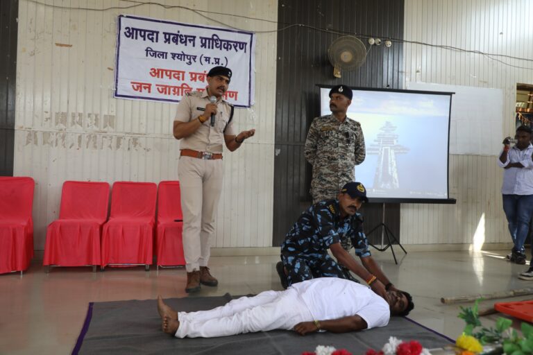 आपदा जन जागृति पर कार्यशाला आयोजित, पत्रकारगण, समाजसेवी एवं जनप्रतिनिधि रहे उपस्थित