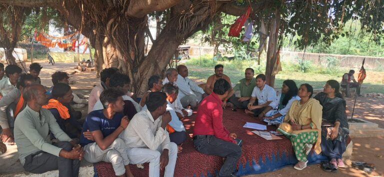 आदि कर्मयोगी अभियान के तहत चैनपुरा में विजन प्लान पर चर्चा