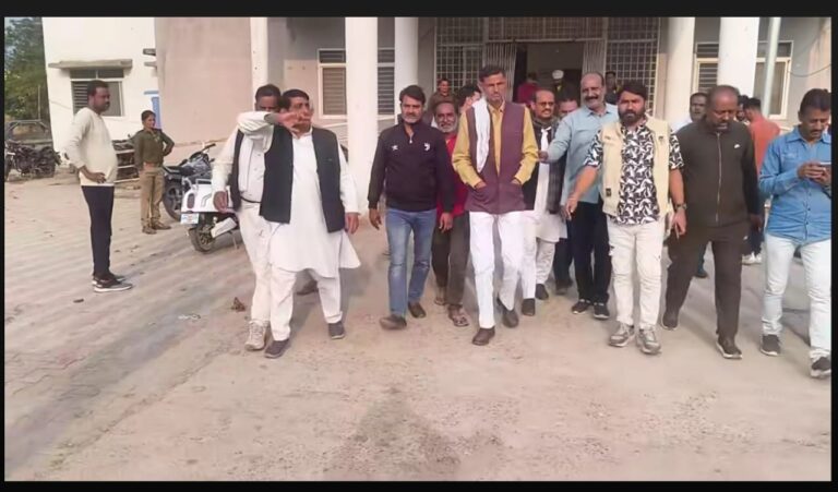 विधायकों को सीएम सभा से दूर रखा गया: प्रशासन की कार्रवाई पर उठा बड़ा सवाल — “जब जनता के चुने हुए प्रतिनिधियों के साथ ऐसा, तो आम लोगों का क्या हाल होगा?”