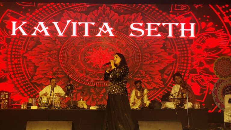 चंदेरी इको रिट्रीट–2025 में कविता सेठ की मनमोहक प्रस्तुति, तीन माह के लिए खुली लग्जरी टेंट सिटी