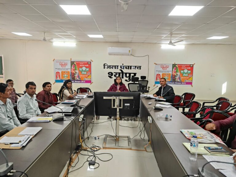 वृंदावन ग्रामों में बनेंगे पंचायत लर्निंग सेंटर, पंचायतों को आत्मनिर्भर बनाने पर जोर