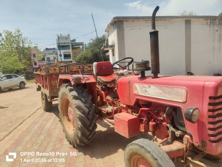 मिट्टी के अवैध परिवहन पर प्रशासन की बड़ी कार्रवाई, दो ट्रैक्टर-ट्रॉली जब्त