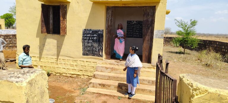 आंगनबाड़ी केंद्रों में लापरवाही! 3 कार्यकर्ताओं को नोटिस, निरीक्षण में मिली बड़ी गड़बड़ी