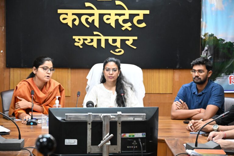 हम लोकसेवक हैं, साधक की तरह काम करें” — कलेक्टर शीला दाहिमा का सख्त संदेश, लापरवाही पर जीरो टॉलरेंस