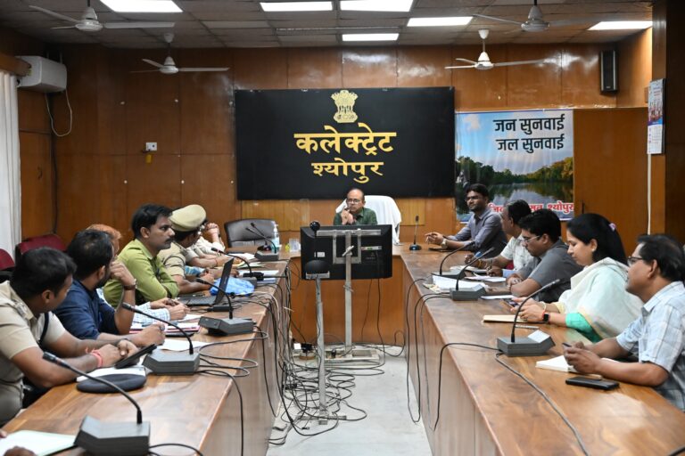 रेलवे स्टेशन से मेडिकल कॉलेज तक नए ऑटो रूट बनेंगे, एडीएम के निर्देश… सड़क सुरक्षा पर सख्त एक्शन प्लान