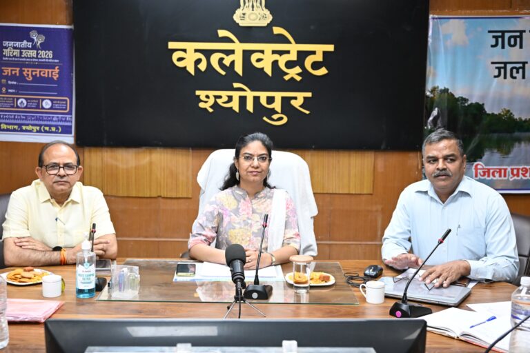 जनसुनवाई में डीएम का सख्त संदेश: “नंबर नहीं तो नया बनाओ, जनता को मत दौड़ाओ”