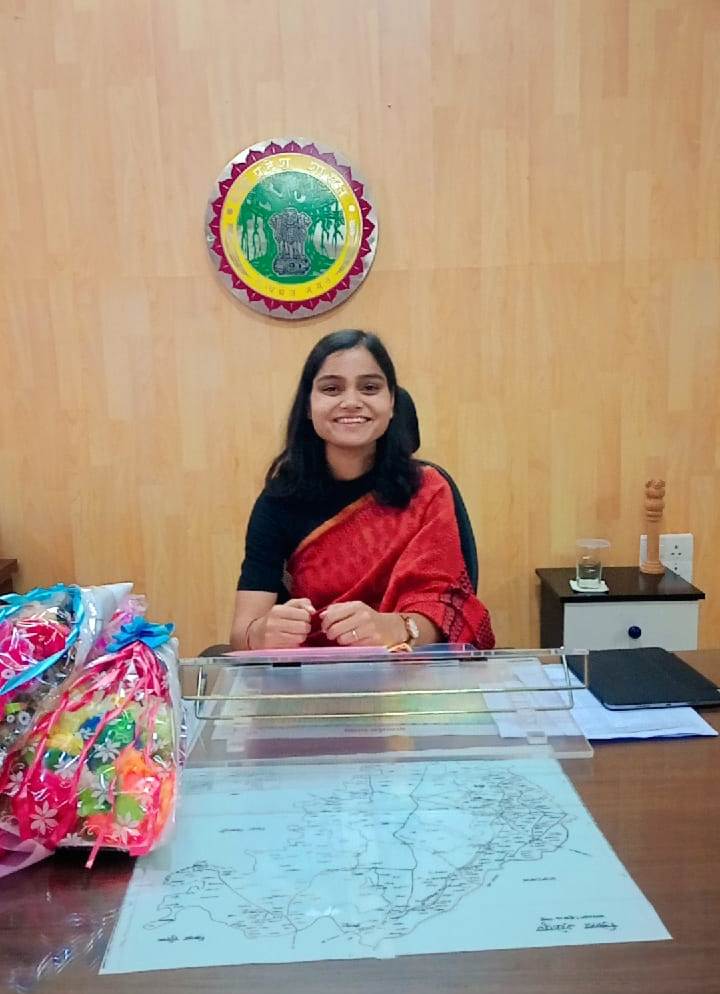 सीईओ का सख्त एक्शन: जिला पंचायत में 31 कर्मचारी गैरहाजिर मिले, एक दिन का वेतन राजसात