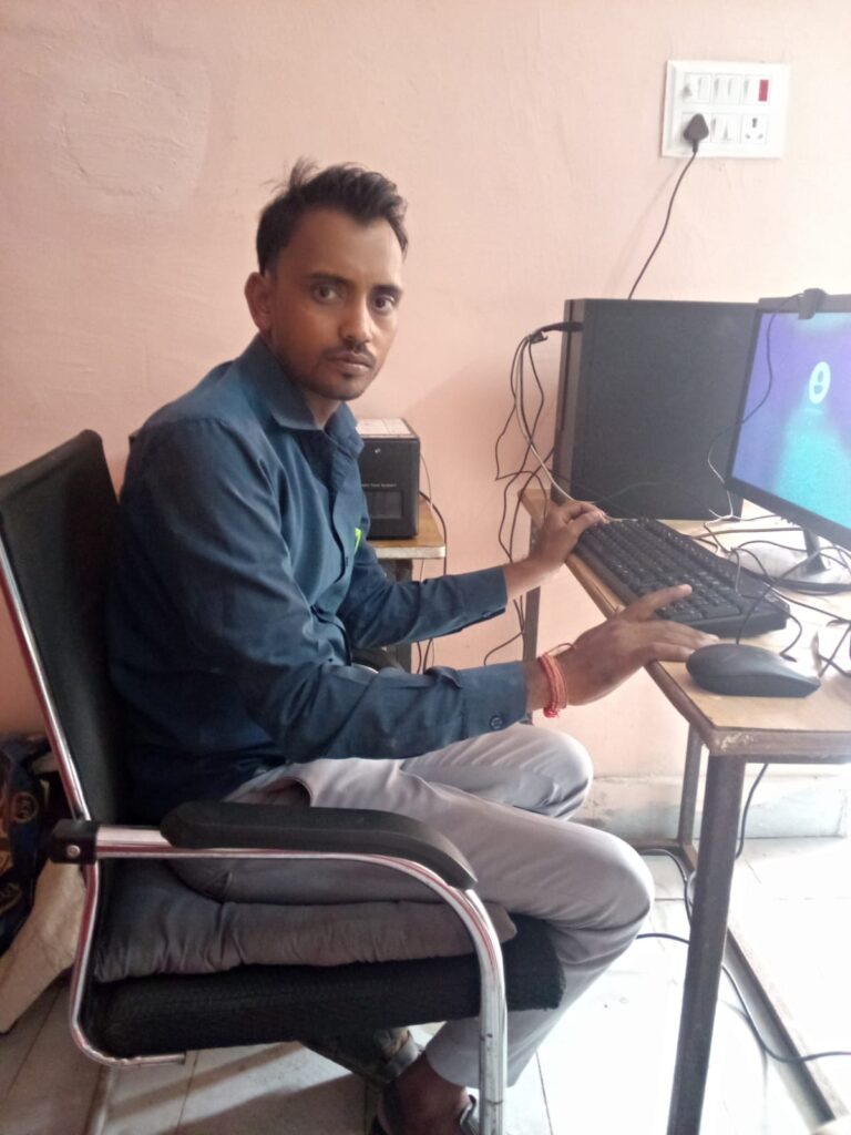 स्कूलों में पहुंचा आधार अभियान, 17 अगस्त तक चलेगा महाअभियान; एक भी छात्र नहीं रहेगा बिना बायोमैट्रिक अपडेट